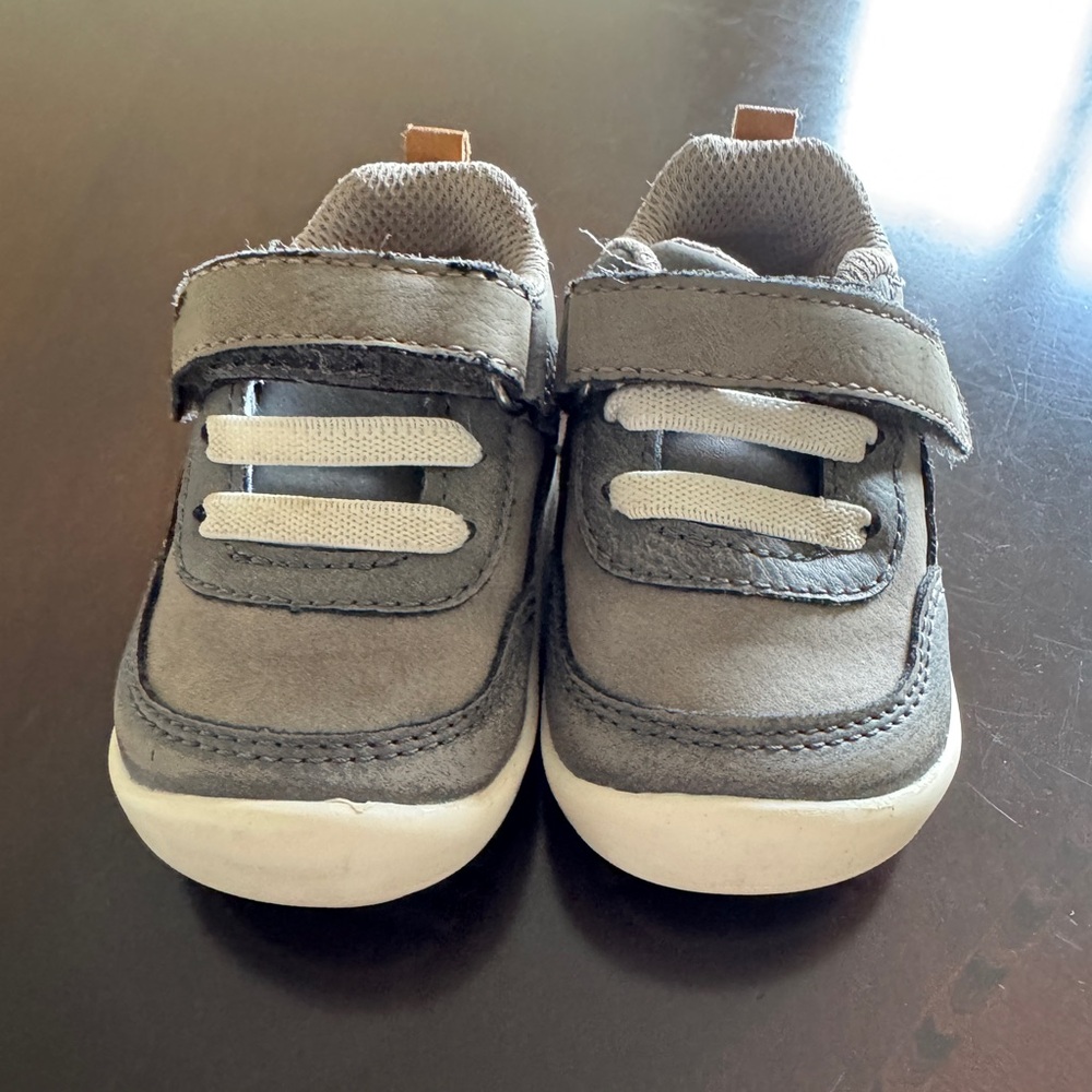 Stride Rite boys Nick shoes  size 3  excellent condition